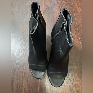 Vince Fionn Open Toe Leather Bootie Sz 9M